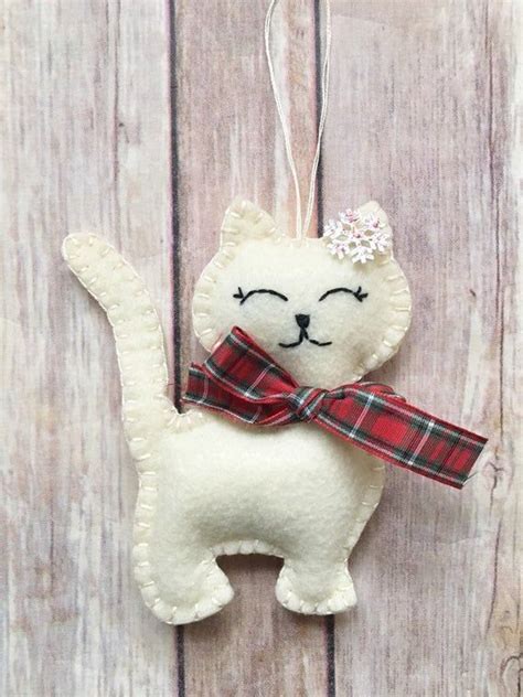 felt cat ornament pattern|More.